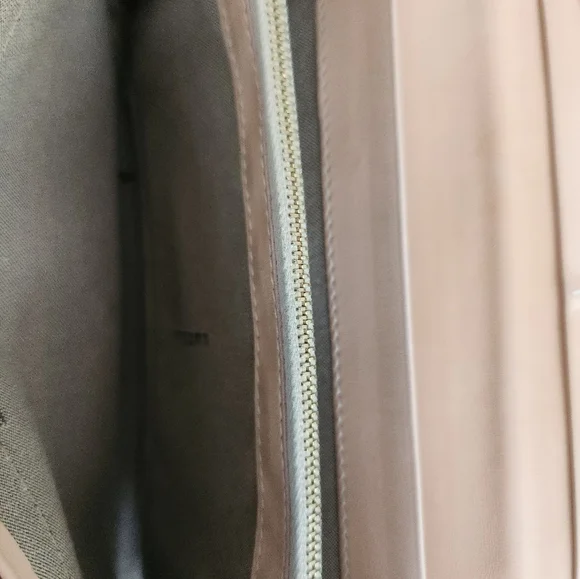 Fendi Long wallet. Gorgeous tan and cappuccino colors. - Picture 9 of 16
